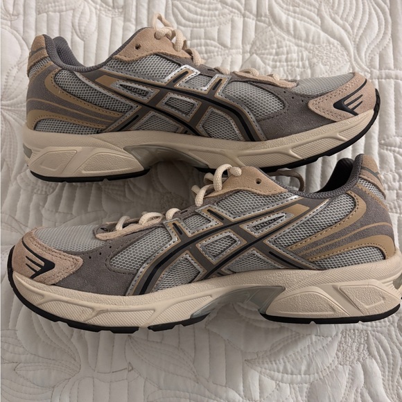 Asics Gray and Beige Men\'s Athletic Sneakers main image 8